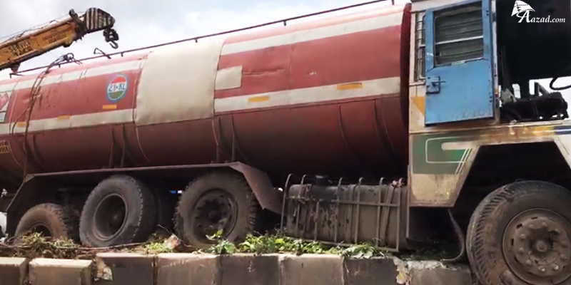 Oil Tanker Collides With Divider On The Eastern Express Highway In Bhandup, Mumbai