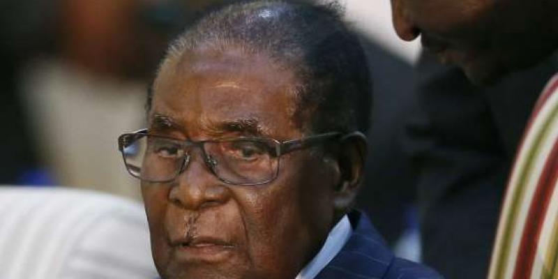 जिम्बाब्वे: रॉबर्ट मुगाबे को पद से हटाया गया