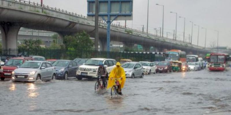 दो दिनों की बारिश ने खोली दिल्ली की पोल, कई इलाकों में हुआ जलभराव