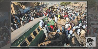 पाकिस्तान में भीषण हादसा, दो ट्रेनों के बीच टक्‍कर, ११ की मौत,  ६० से ज्यादा घायल