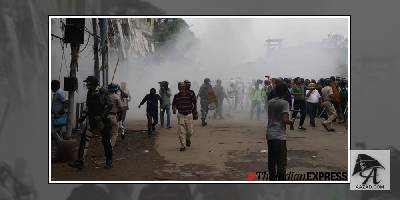 ममता सरकार के खिलाफ लेफ्ट कार्यकर्ताओं का प्रदर्शन, पुलिस ने किया लाठीचार्ज