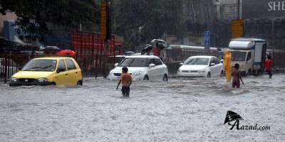 मुंबई में बारिश से हाहाकर, सरकार ने किया मुआवजे का ऐलान, आज स्कूलों की छुट्टी