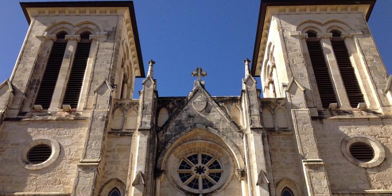 अमेरिका के टेक्सान चर्च में गोलीबारी, 26 से ज्यादा की मौत